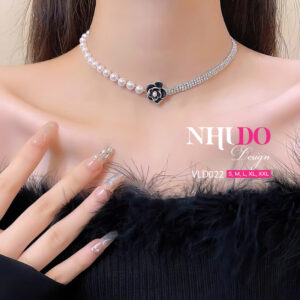 VLD022 Vòng cổ Hình Hoa Trà Đen Đính Ngọc Trai Thanh Lịch
