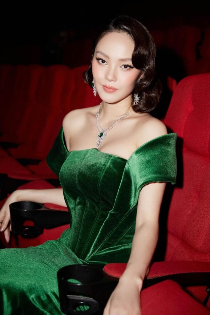Đầm Nhung Dự Tiệc- Màu Sắc