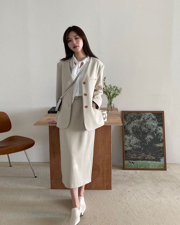 Áo Kiểu Công Sở - Layering Cùng Áo Blazer