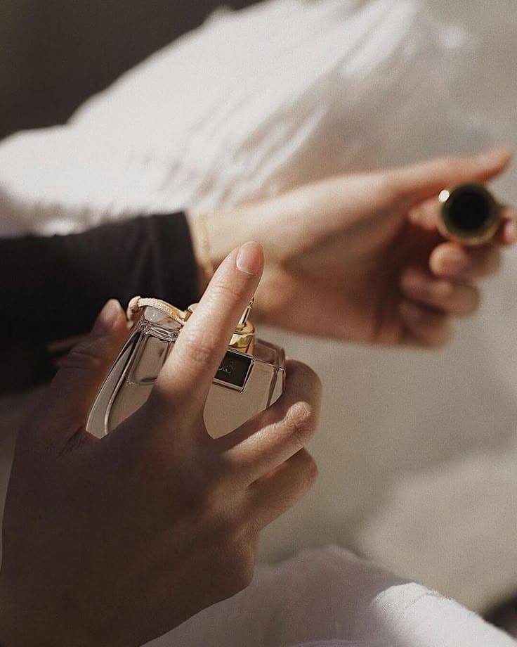 Váy Xòe Công Sở - Nước Hoa Công Sở