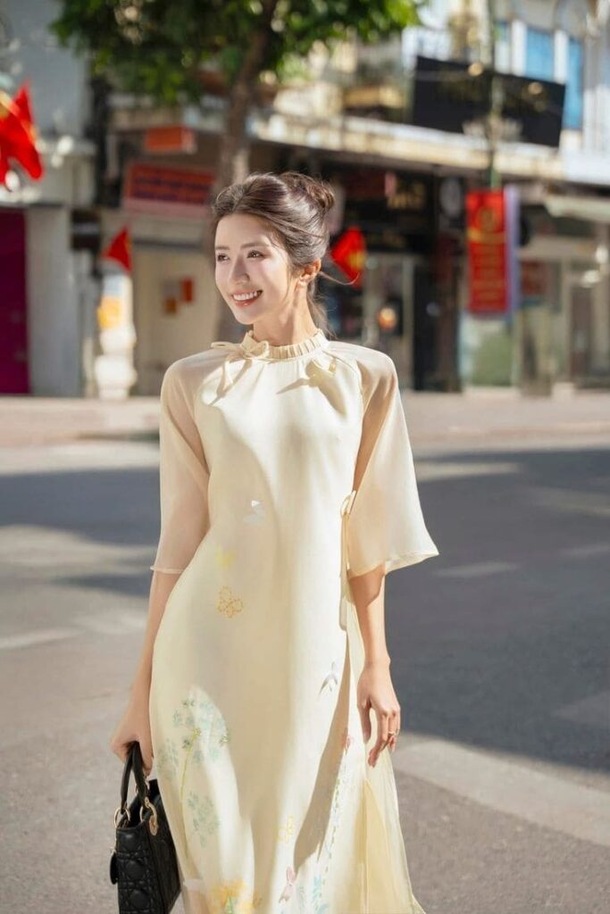 Áo Dài Công Sở - Tương Lai Của Áo Dài Công Sở