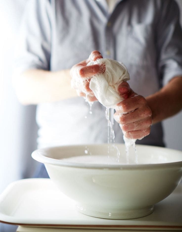 Áo Trắng Công Sở - Giặt Đồ Và Bảo Quản