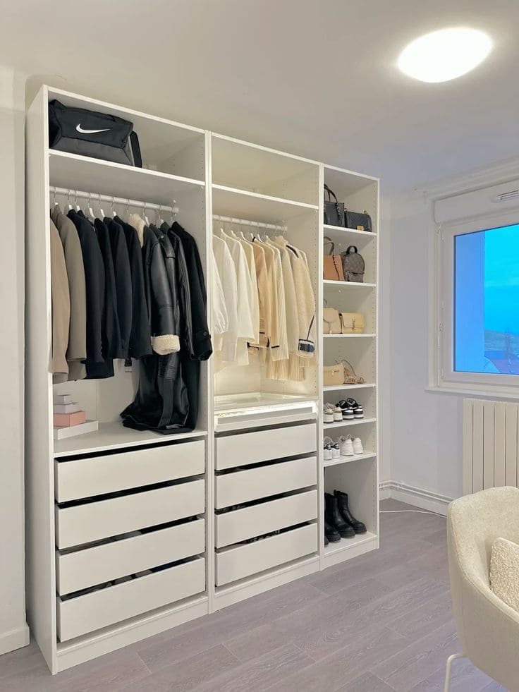 Outfit Công Sở - 10 Món Nhất Định Bạn Nên Có Trong Tủ Đồ Công Sở