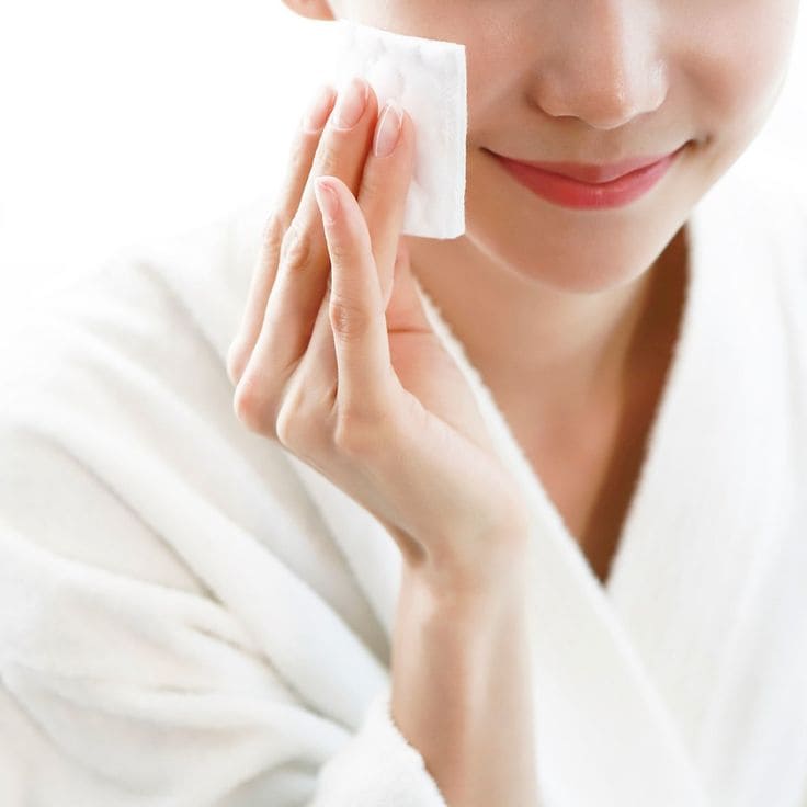 Trang Điểm Đi Tiệc - Làm Sạch Mặt