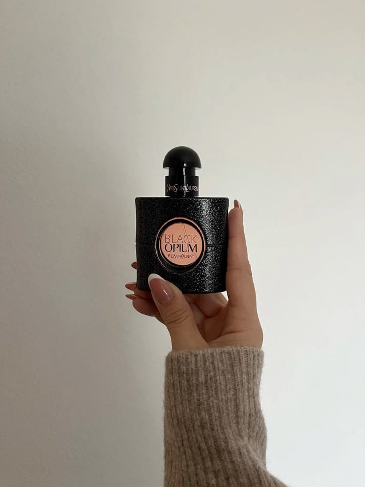 Mẫu Váy Công Sở Mùa Đông - Nước Hoa