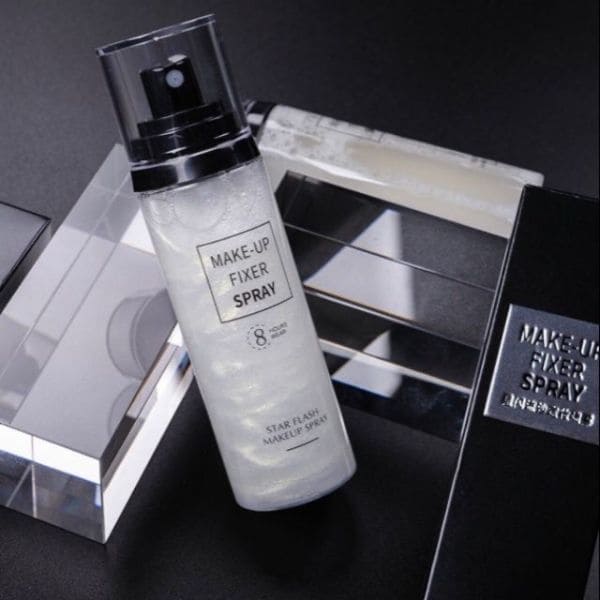 Bí Quyết Giữ Lớp Trang Điểm Công Sở Bền Đẹp Suốt Ngày Dài