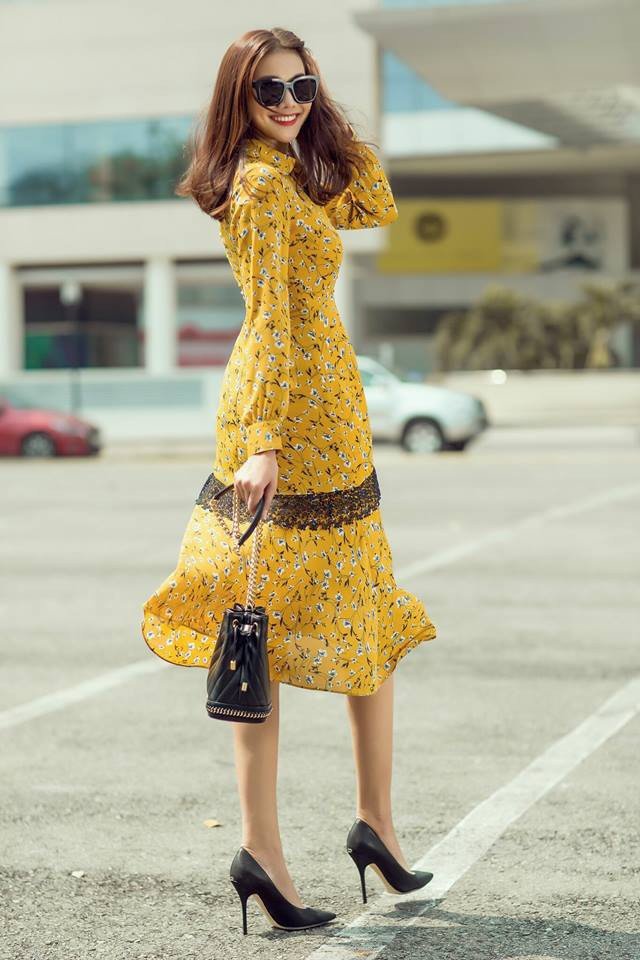 Váy hoa công sở phối cùng giày gì để thu hút mọi ánh nhìn